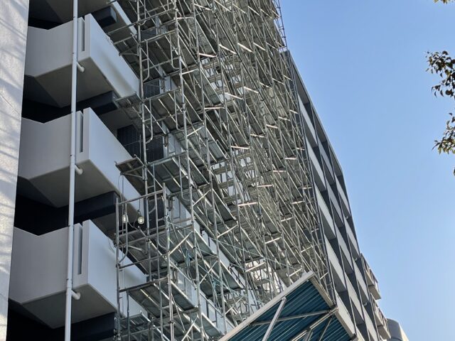 神奈川県 新築RC11階の足場